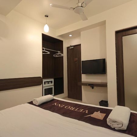 Hotel Vetro Inn Surat Exterior photo