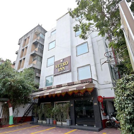 Hotel Vetro Inn Surat Exterior photo